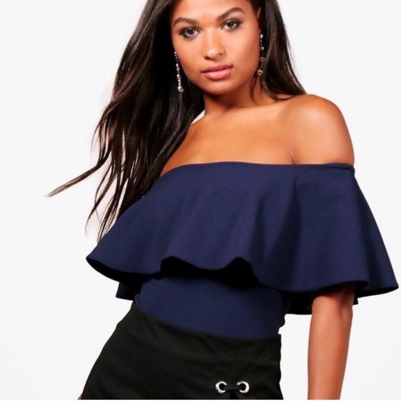 Boohoo Crepe Frill Off The Shoulder Bodysuit - Picture 3 of 8